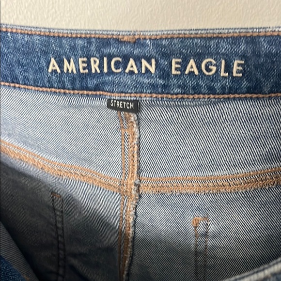 America Eagle Distressed Blue Women's Mom Jeans - Picture 4 of 4